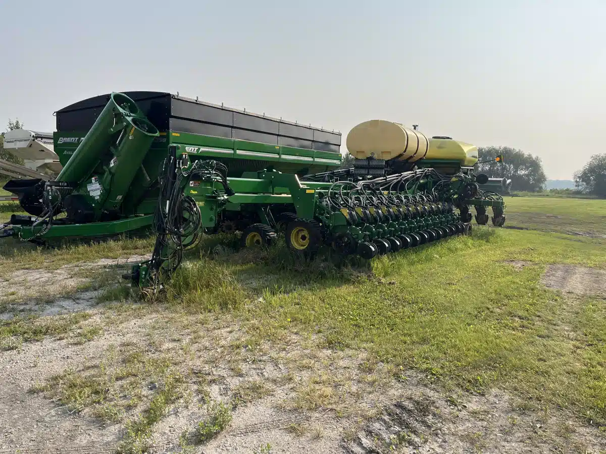 Gallery image 2 for Used 2019 John Deere DB66 Planter