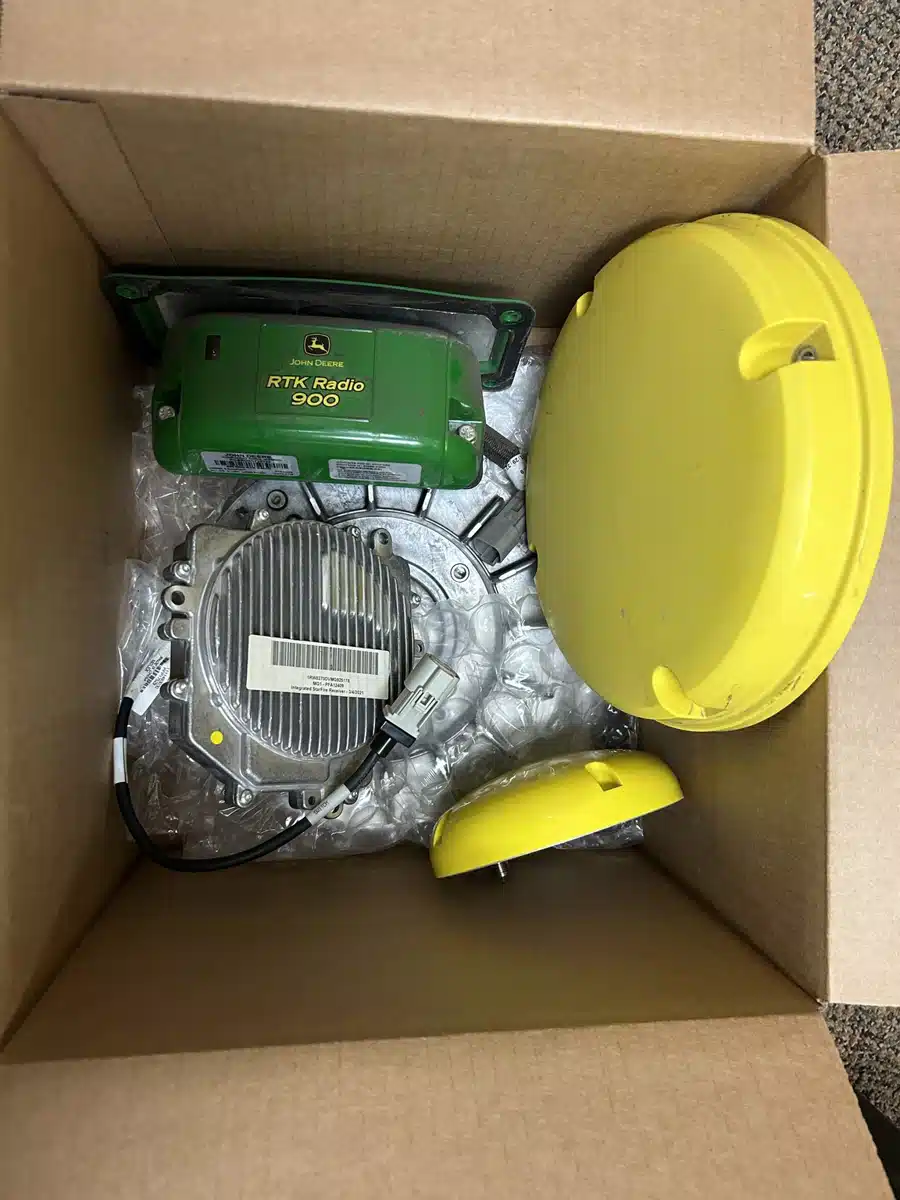 Gallery image 1 for Used 2022 John Deere Starfire SF6000 Integrated RTK Guidance System