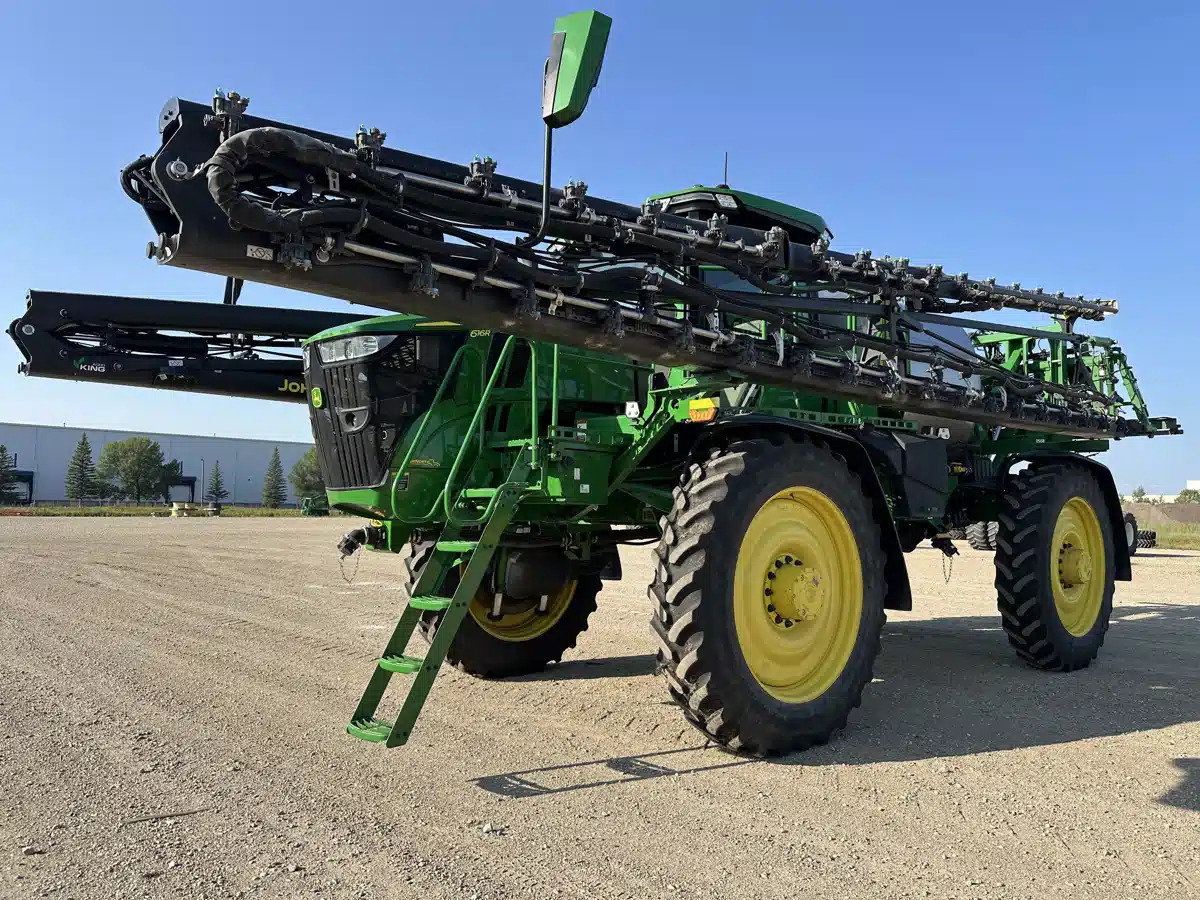 Gallery image 2 for Used 2022 John Deere 616R Sprayer - Self Propelled