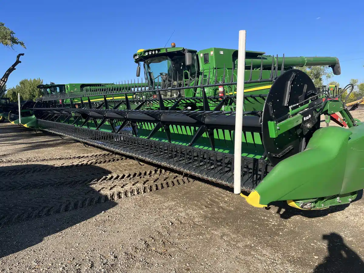 Gallery image 1 for Used 2020 John Deere 745FD Header - Draper