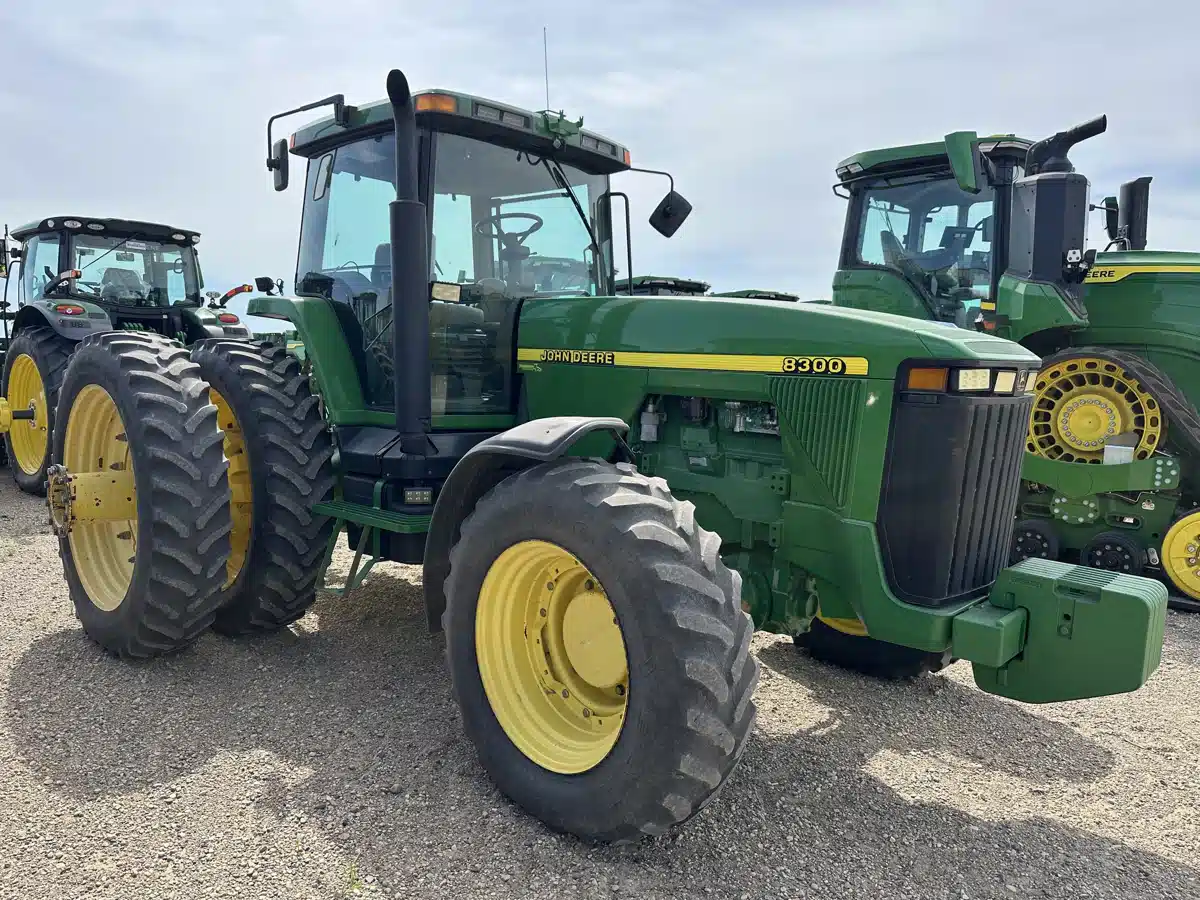 Gallery image 2 for Used 1997 John Deere 8300 Tractor