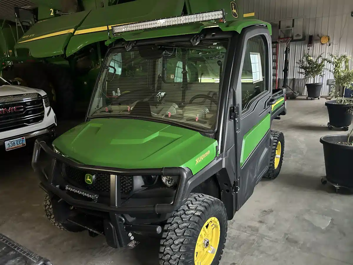Gallery image 2 for Used 2022 John Deere XUV 835R Utility Vehicle