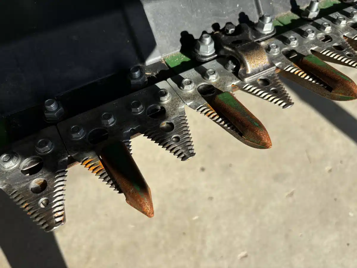 Gallery image 2 for Used 2023 John Deere RD35F Header Combine