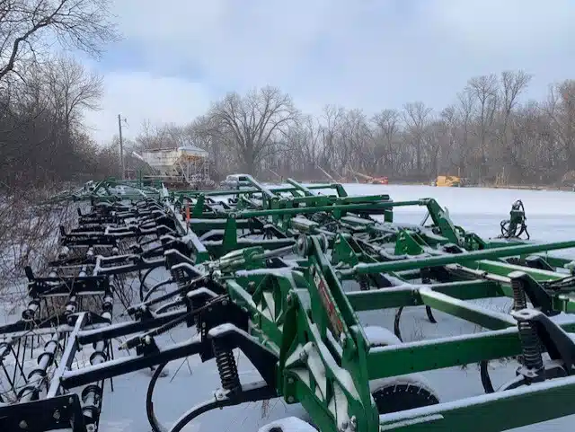 Gallery image 2 for Used 2023 John Deere 2430 Chisel Plow