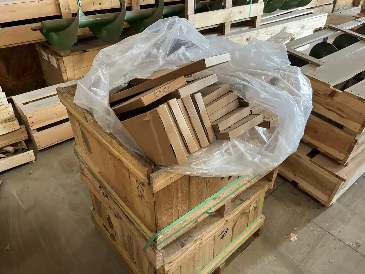 Gallery image 2 for 2025 John Deere Exact Emerge Beet Bowls and Brushes Planter