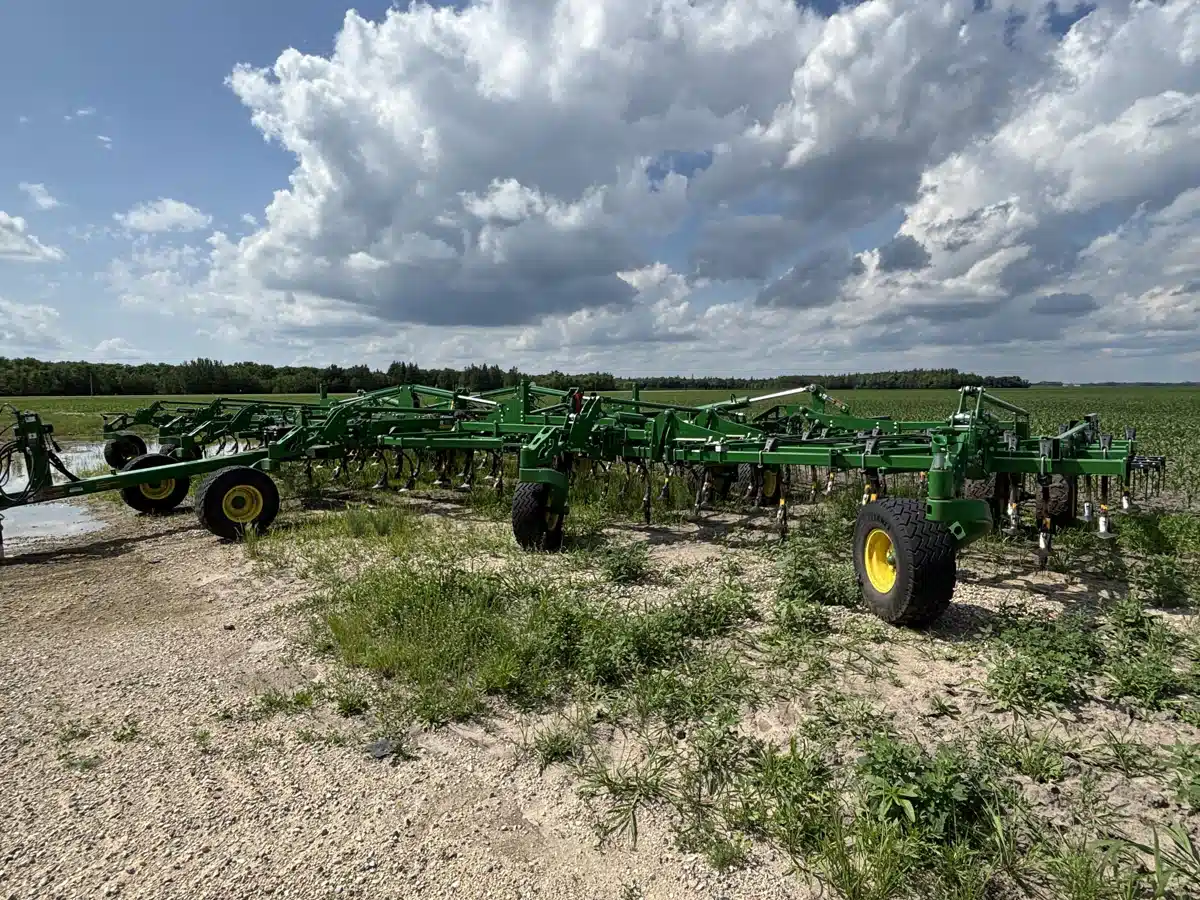 Gallery image 2 for Used 2024 John Deere 2230FH Cultivator
