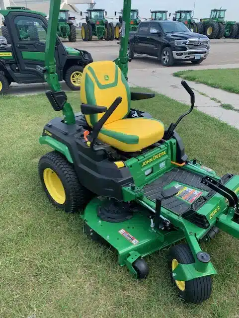 Gallery image 2 for Used 2025 John Deere Z530R Mower - Zero Turn