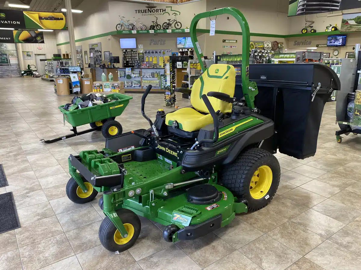 Gallery image 1 for Used 2024 John Deere Z930M Mower - Zero Turn