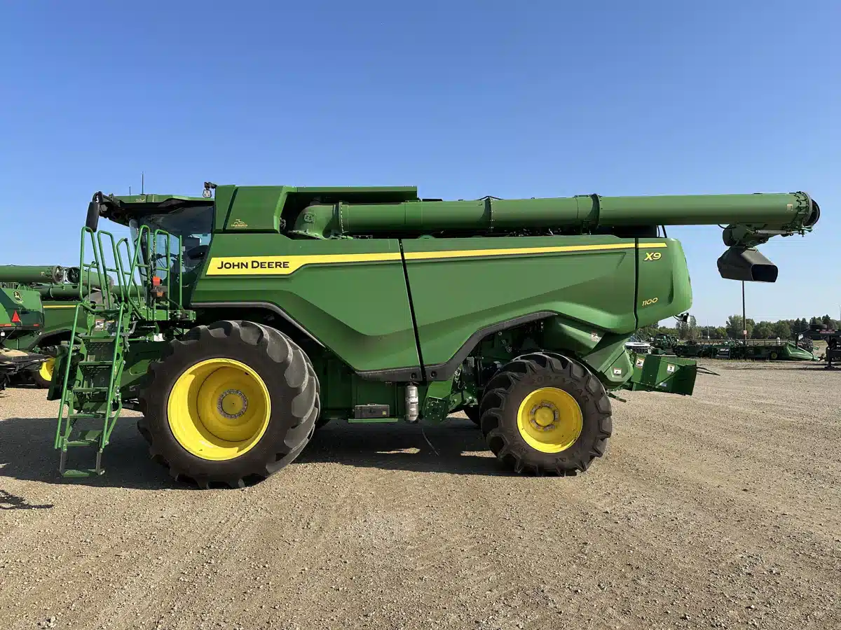 Gallery image 2 for Used 2024 John Deere X9 1100 Combine