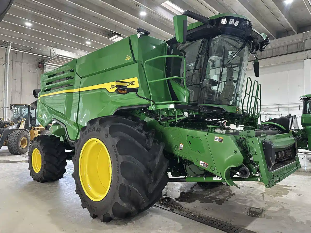 Gallery image 2 for Used 2024 John Deere X9 1100 Combine