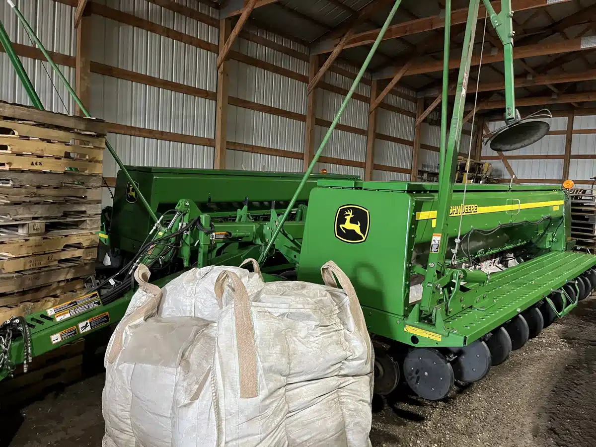 Gallery image 1 for Used 2010 John Deere 455 Drill