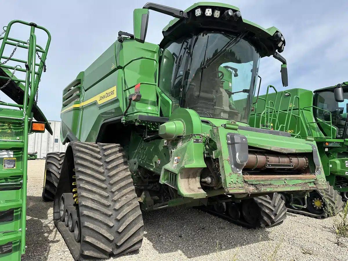 Gallery image 2 for Used 2024 John Deere X9 1100 Combine