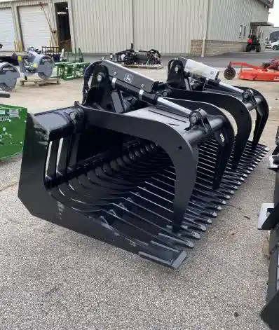 Gallery image 1 for 2024 John Deere GR84B ROCK / BRUSH GRAPPLE Attachment