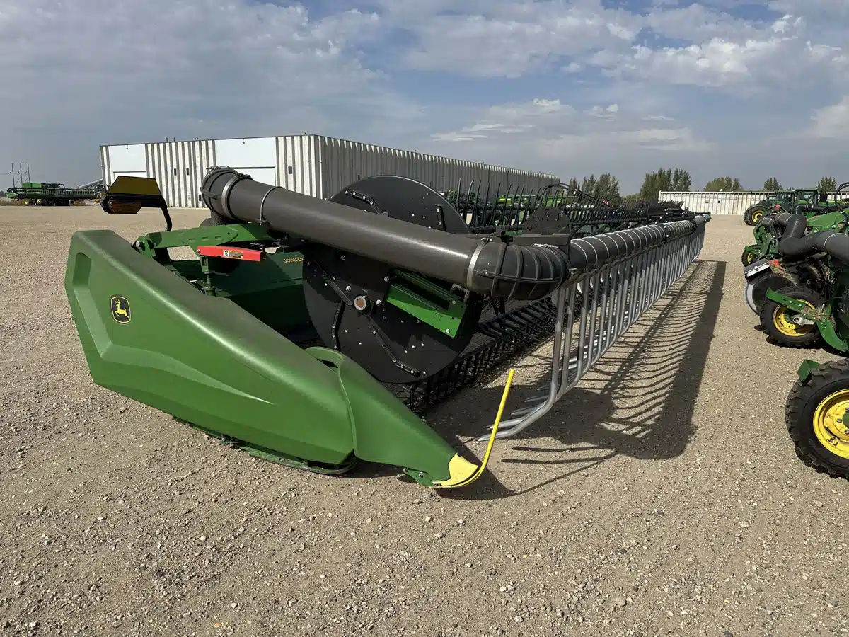 Gallery image 1 for 2024 John Deere HD50F Header - Flex