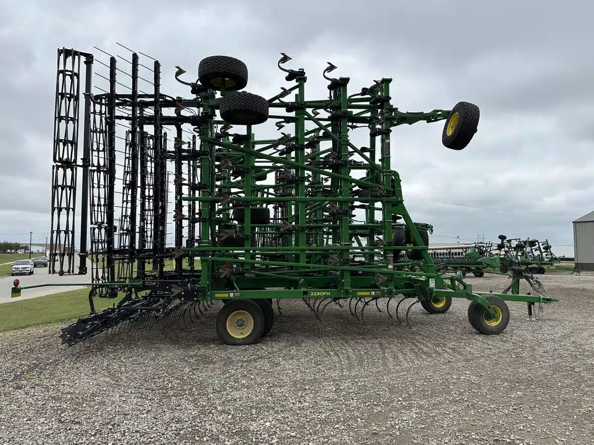 Gallery image 1 for Used 2024 John Deere 2230FH Cultivator