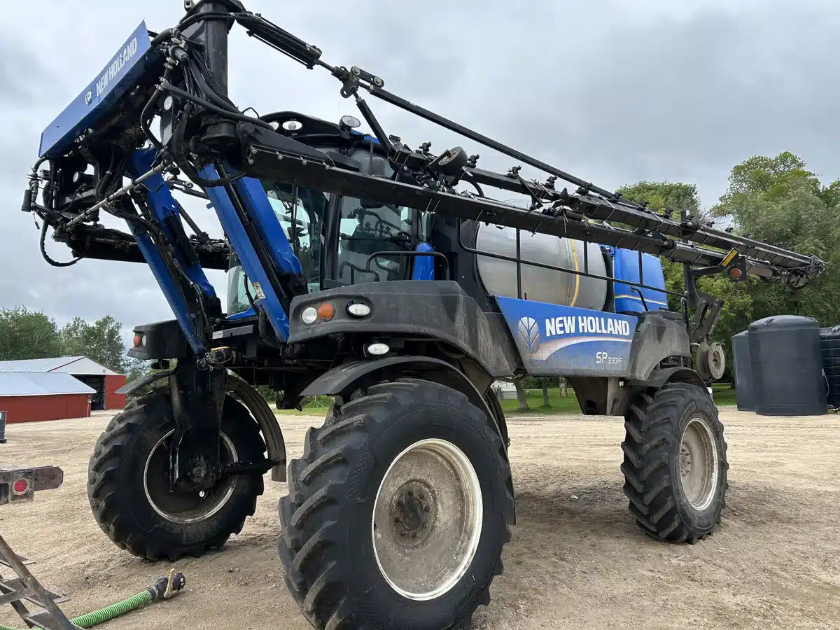 Gallery image 1 for Used 2014 New Holland SP.333F Sprayer - Self Propelled