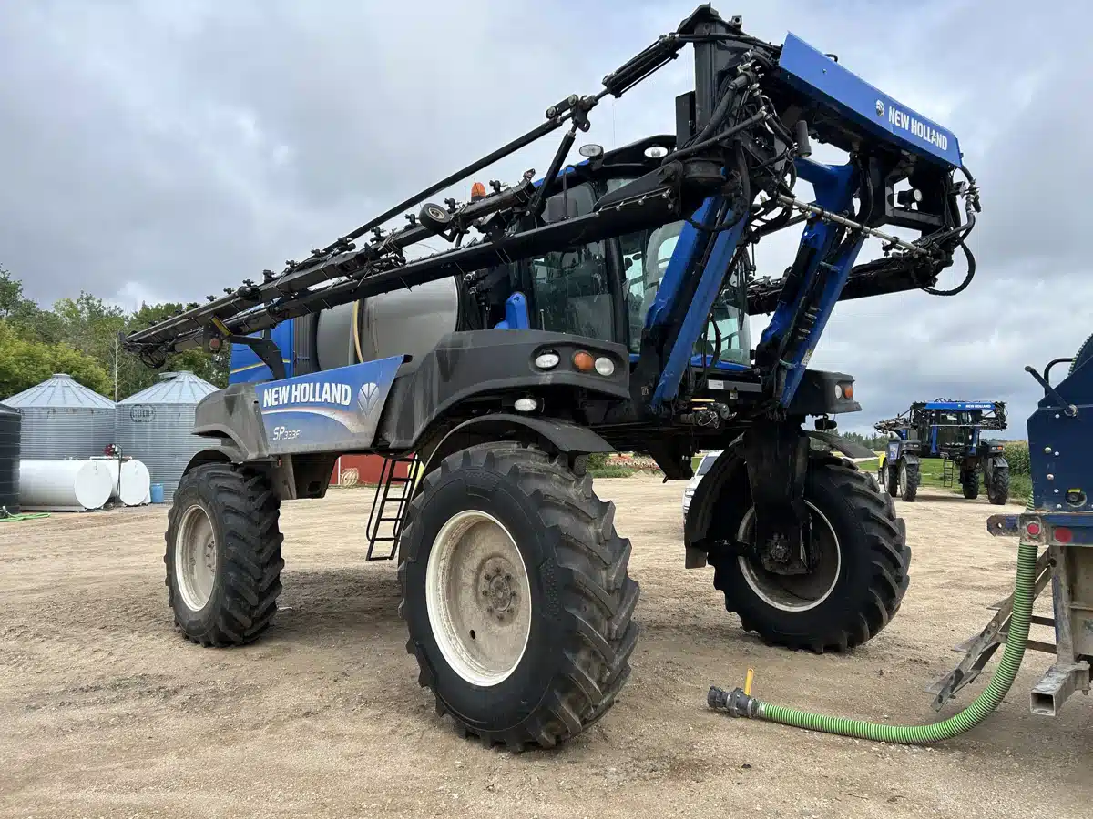 Gallery image 2 for Used 2014 New Holland SP.333F Sprayer - Self Propelled