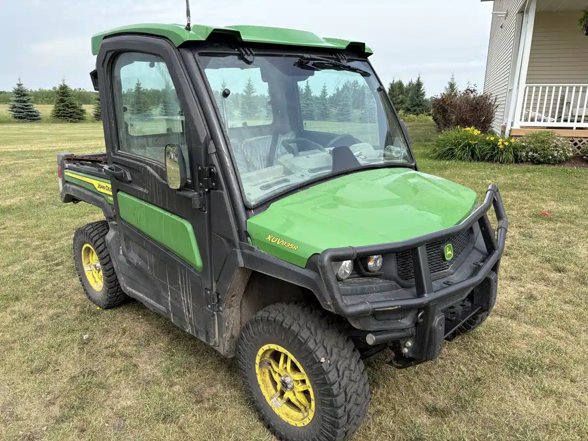 Gallery image 1 for Used 2024 John Deere XUV 835R Utility Vehicle
