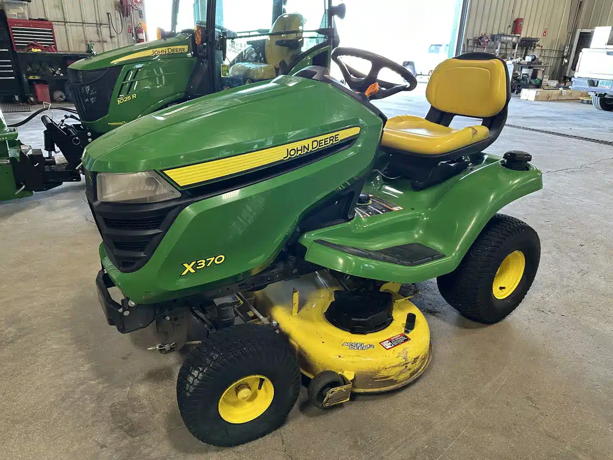 Gallery image 1 for Used 2018 John Deere X370 Lawn Tractor