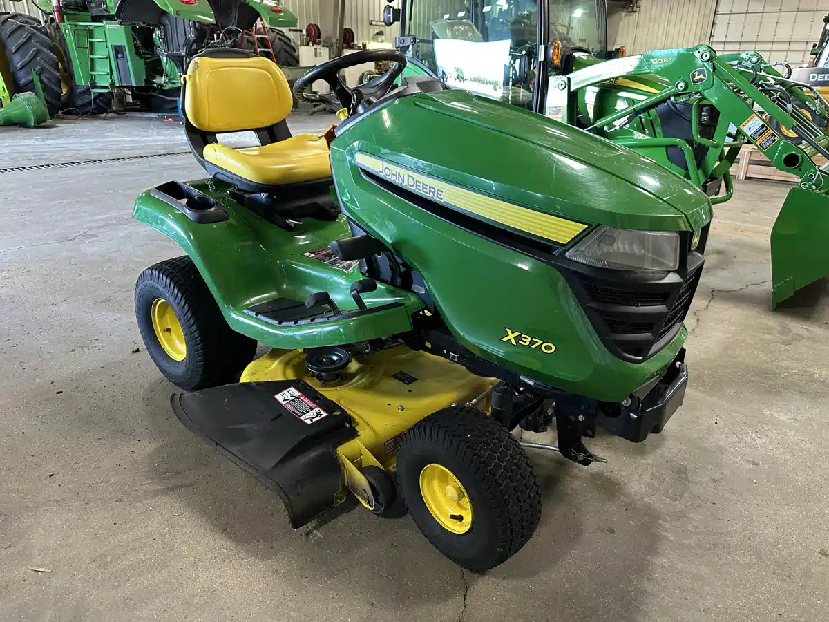Gallery image 2 for Used 2018 John Deere X370 Lawn Tractor