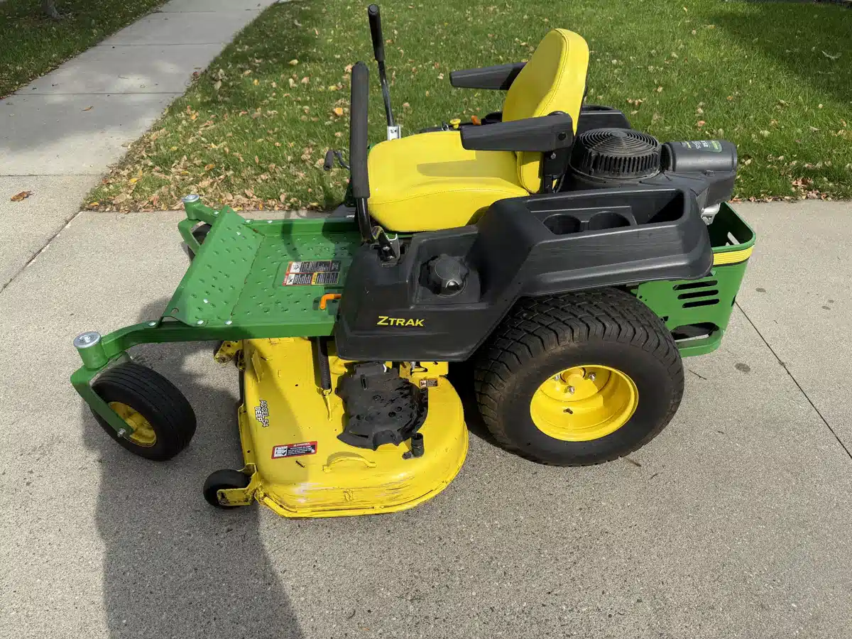 Gallery image 2 for Used 2016 John Deere Z535M Mower - Zero Turn