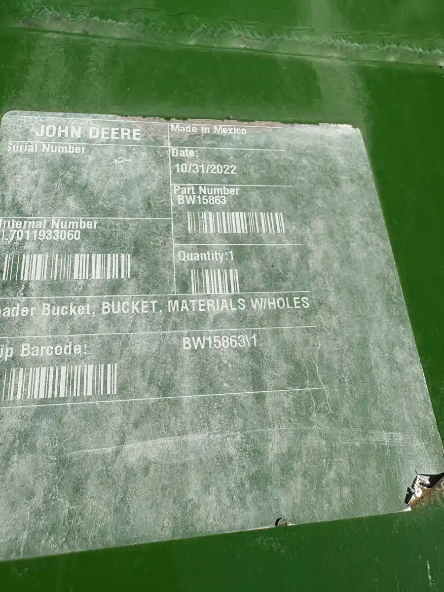 Gallery image 2 for Used 2022 John Deere BW15863 61" Materials Bucket for CUT carrier Attachment