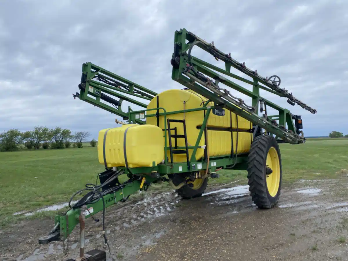 Used Fast 7420 Sprayer - Pull Type