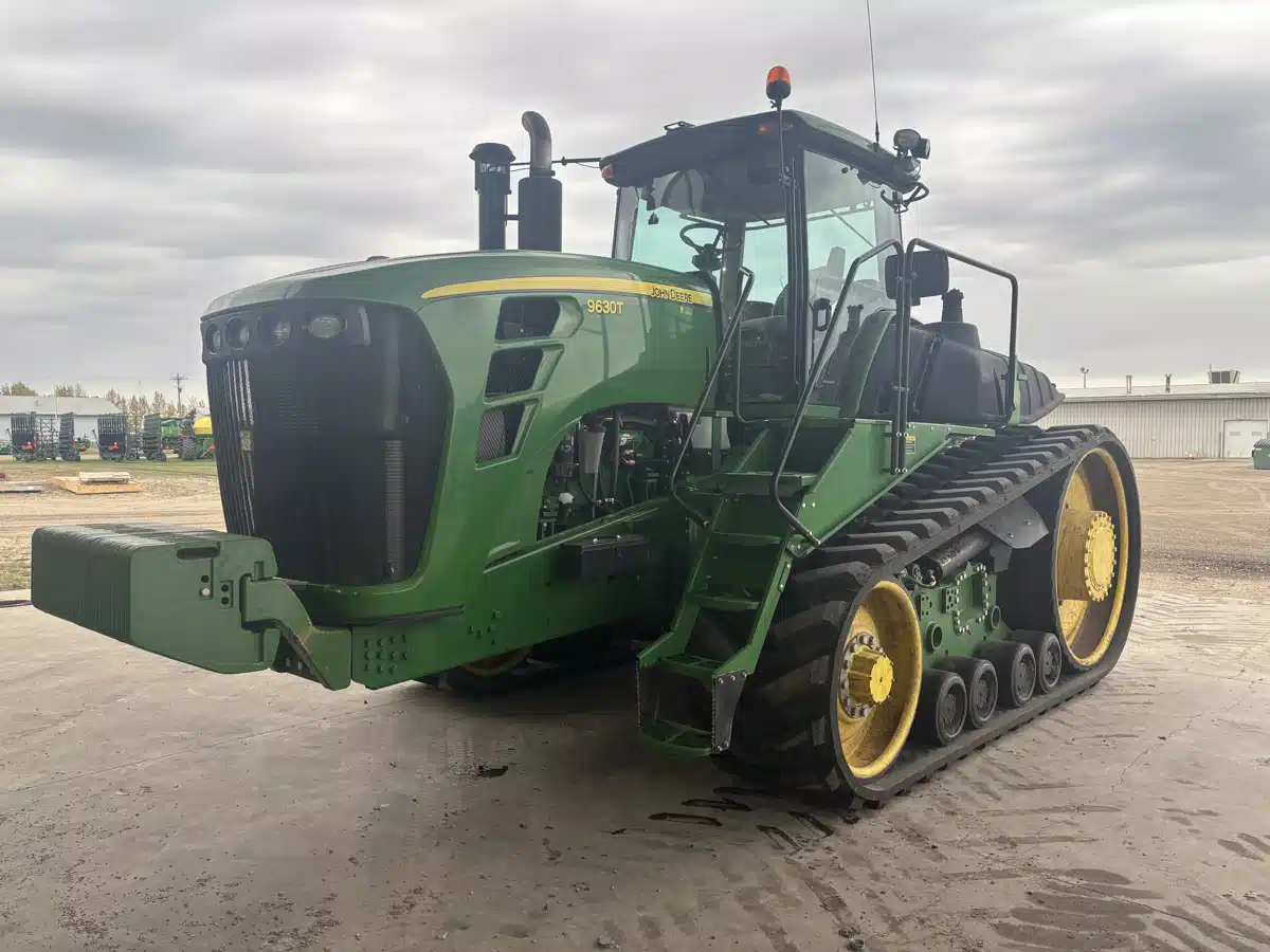 Gallery image 2 for Used 2011 John Deere 9630T Tractor