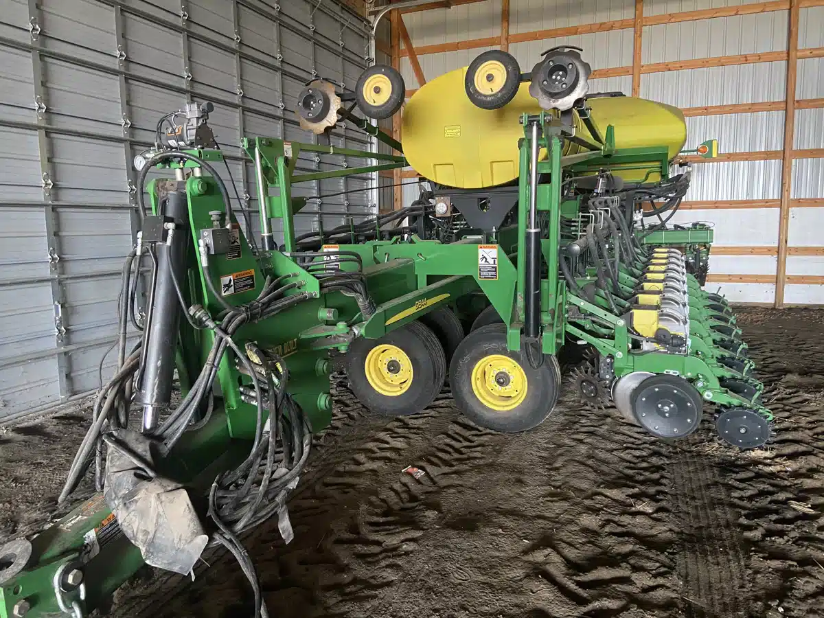 Used 2010 John Deere DB44 Planter