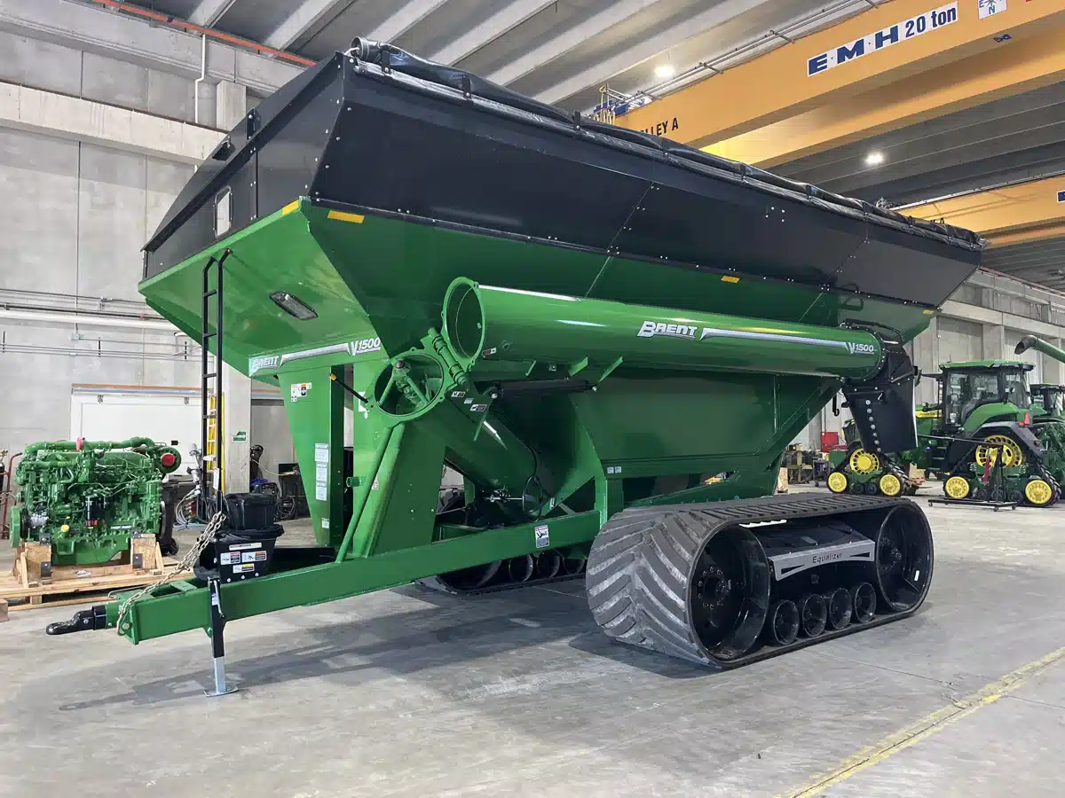 Gallery image 2 for New 2025 Brent V1500 Grain Cart