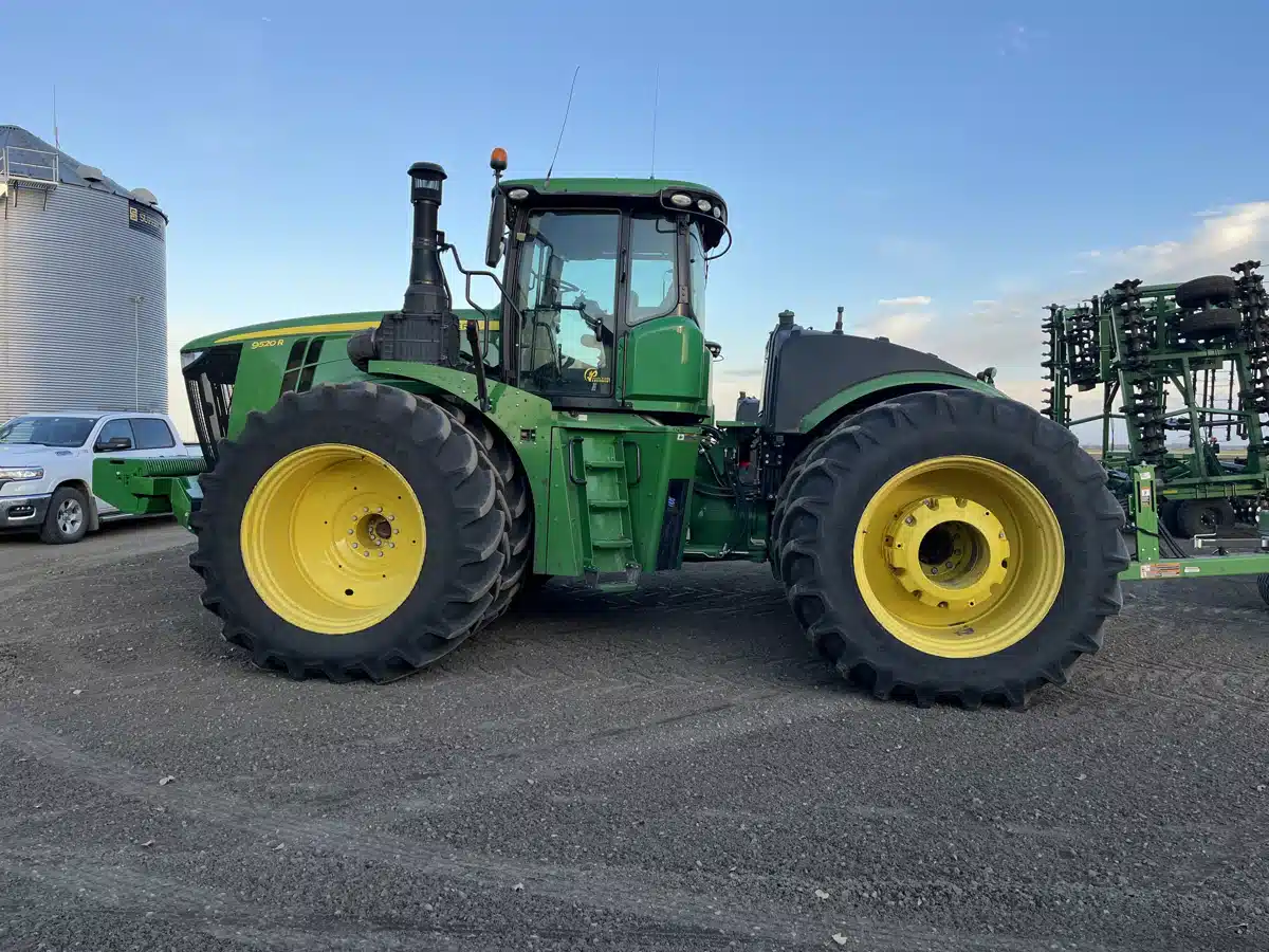 Gallery image 2 for Used 2021 John Deere 9520R Tractor