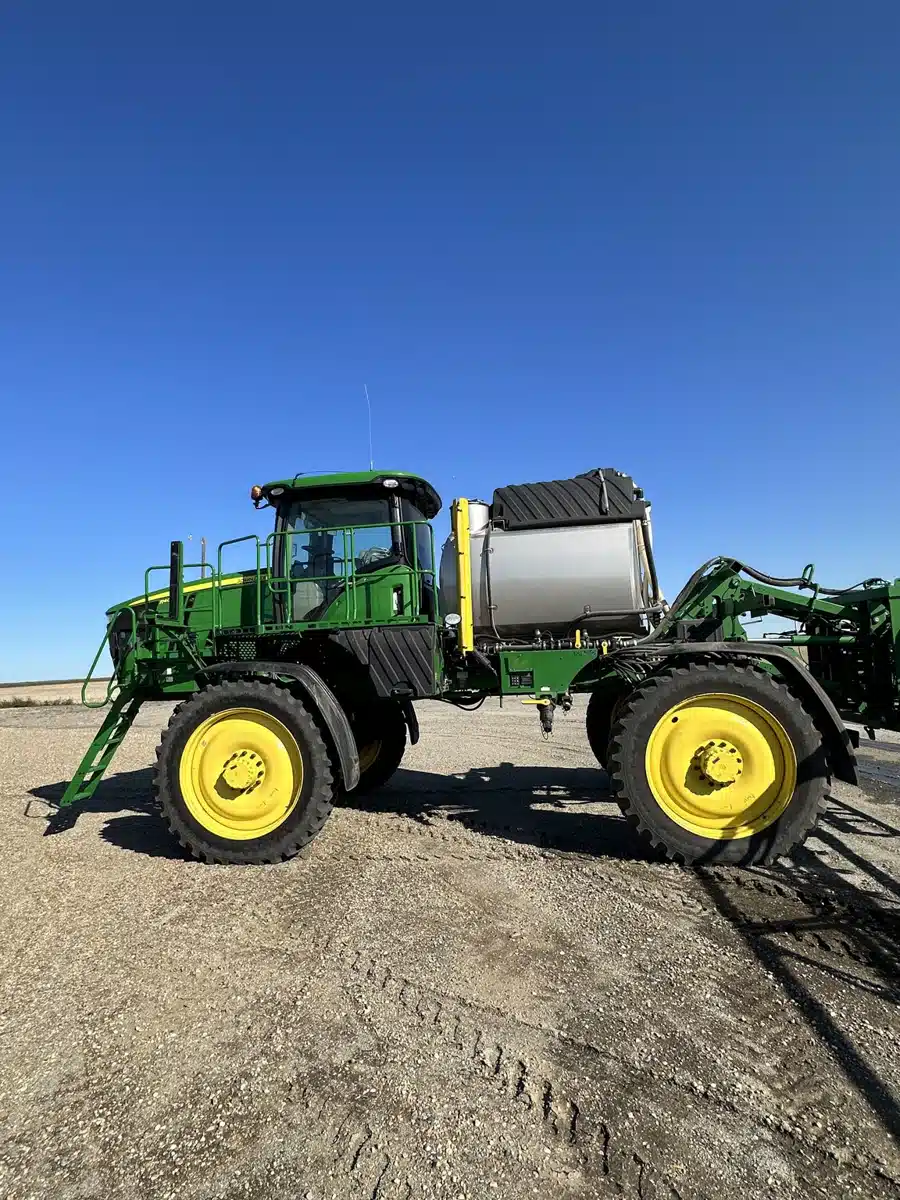 Gallery image 2 for Used 2021 John Deere R4044 Sprayer - Self Propelled