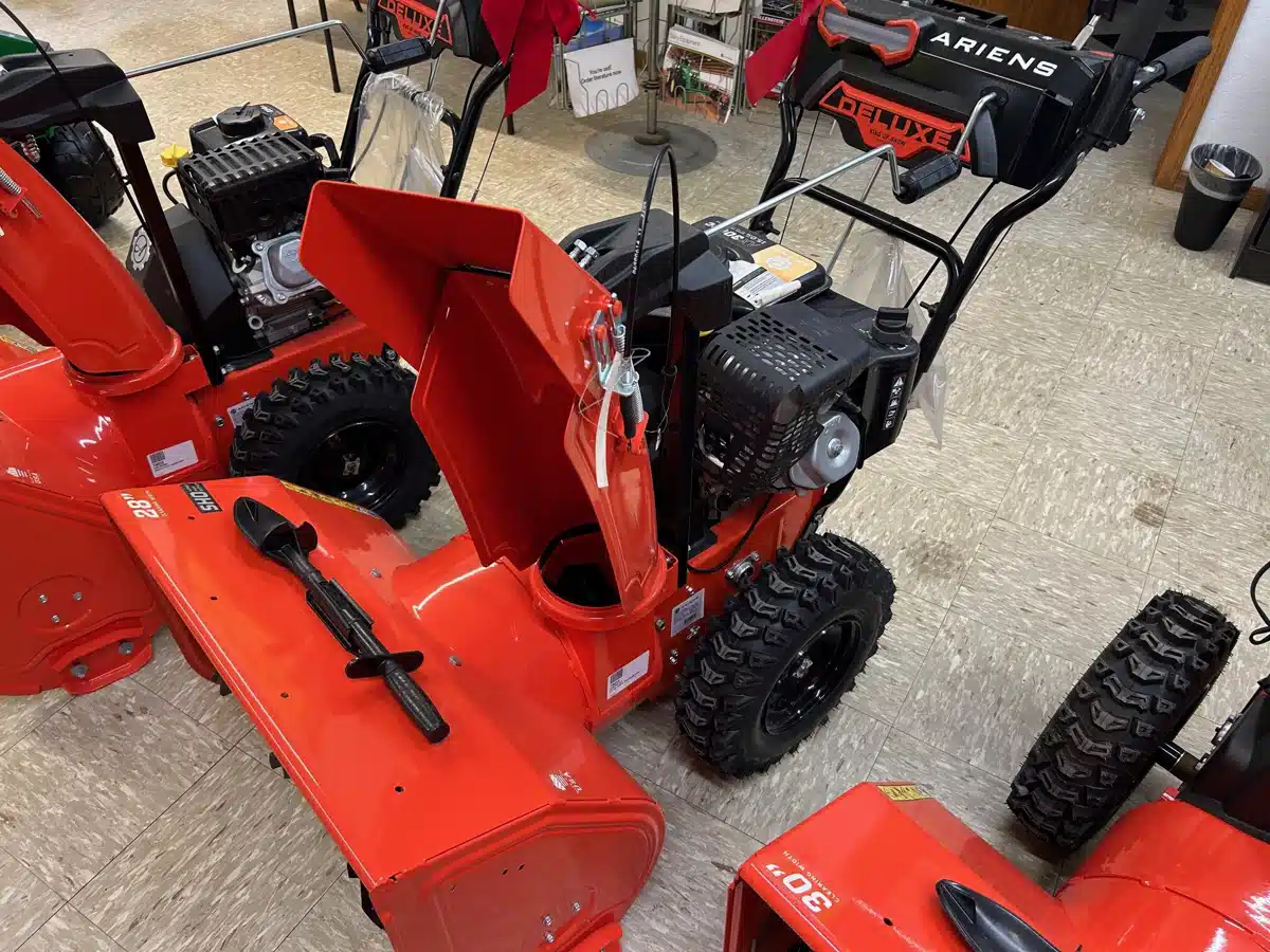 New Ariens ST28DLE Snow Blower