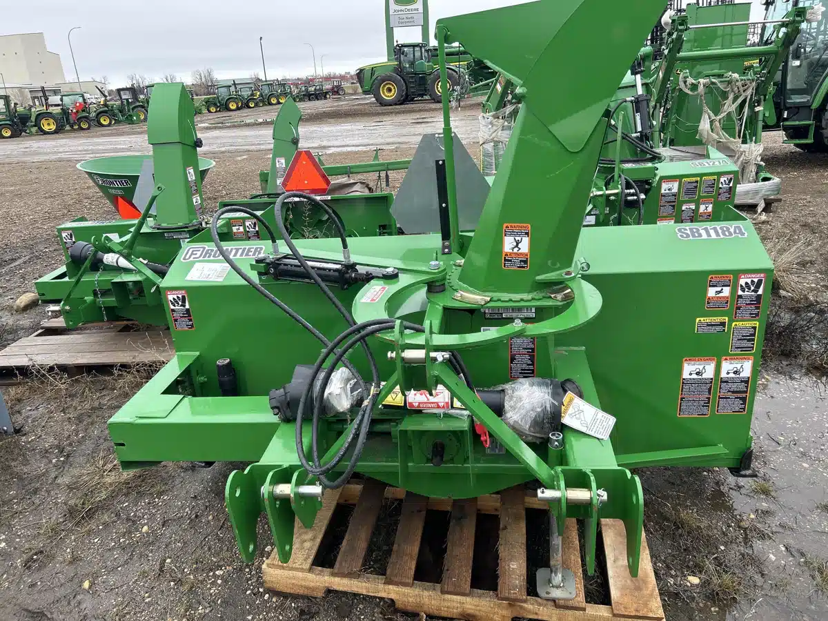 Gallery image 2 for 2023 Frontier SB1184 Snow Blower