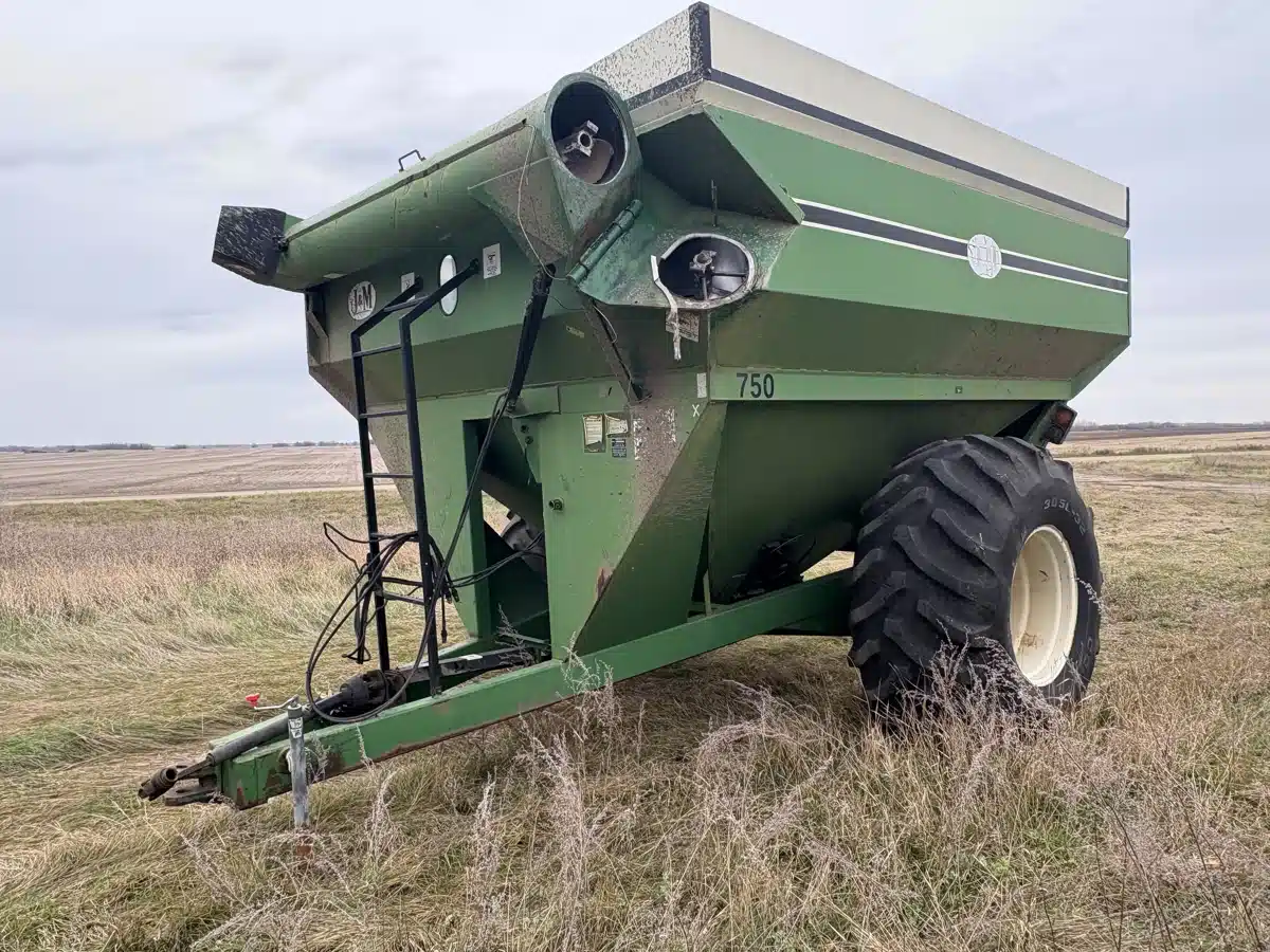 Gallery image 2 for Used 1994 J&M 750 - 14 Grain Cart