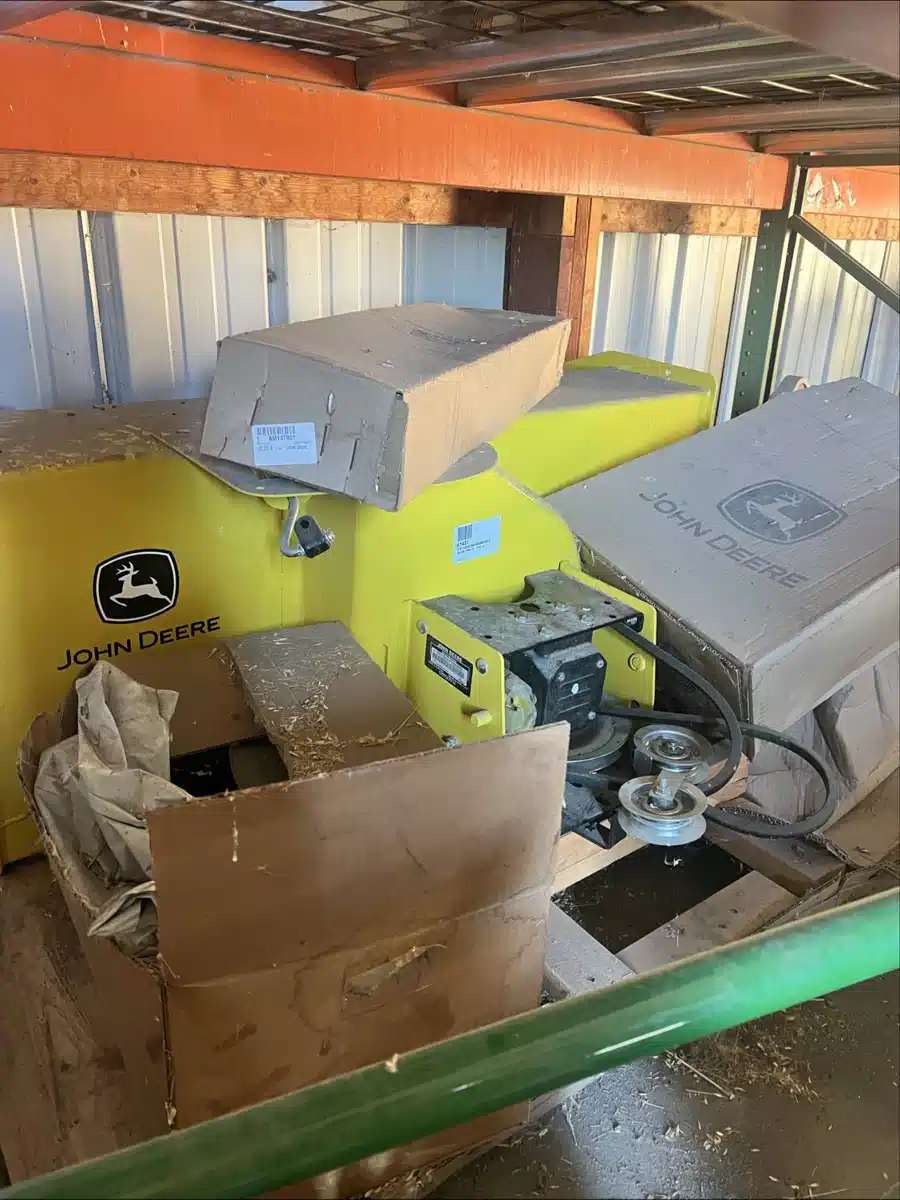 Gallery image 2 for New 2019 John Deere 47" Snowblower for X500's Snow Blower