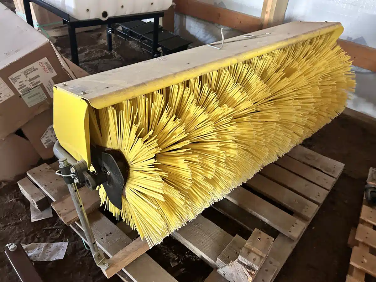 Gallery image 1 for 2022 John Deere 52" Quick Hitch Broom Attachment