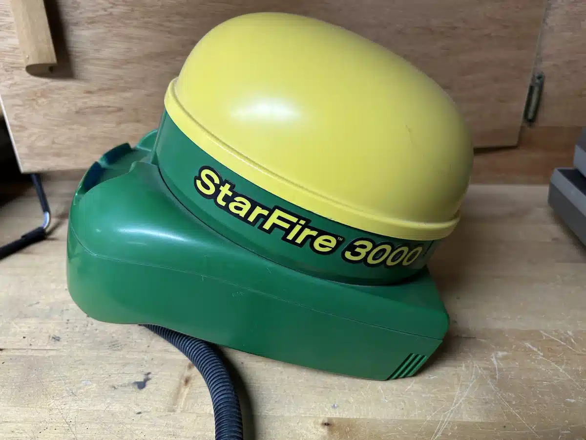 Gallery image 1 for Used John Deere STARFIRE 3000 Guidance System