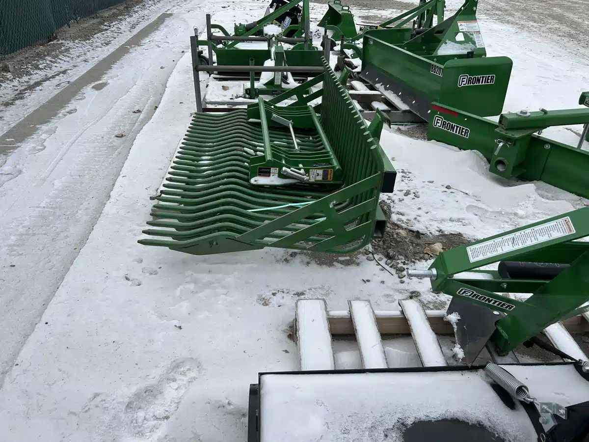 Gallery image 1 for 2019 Frontier AR10E-75 Rock Bucket Attachment