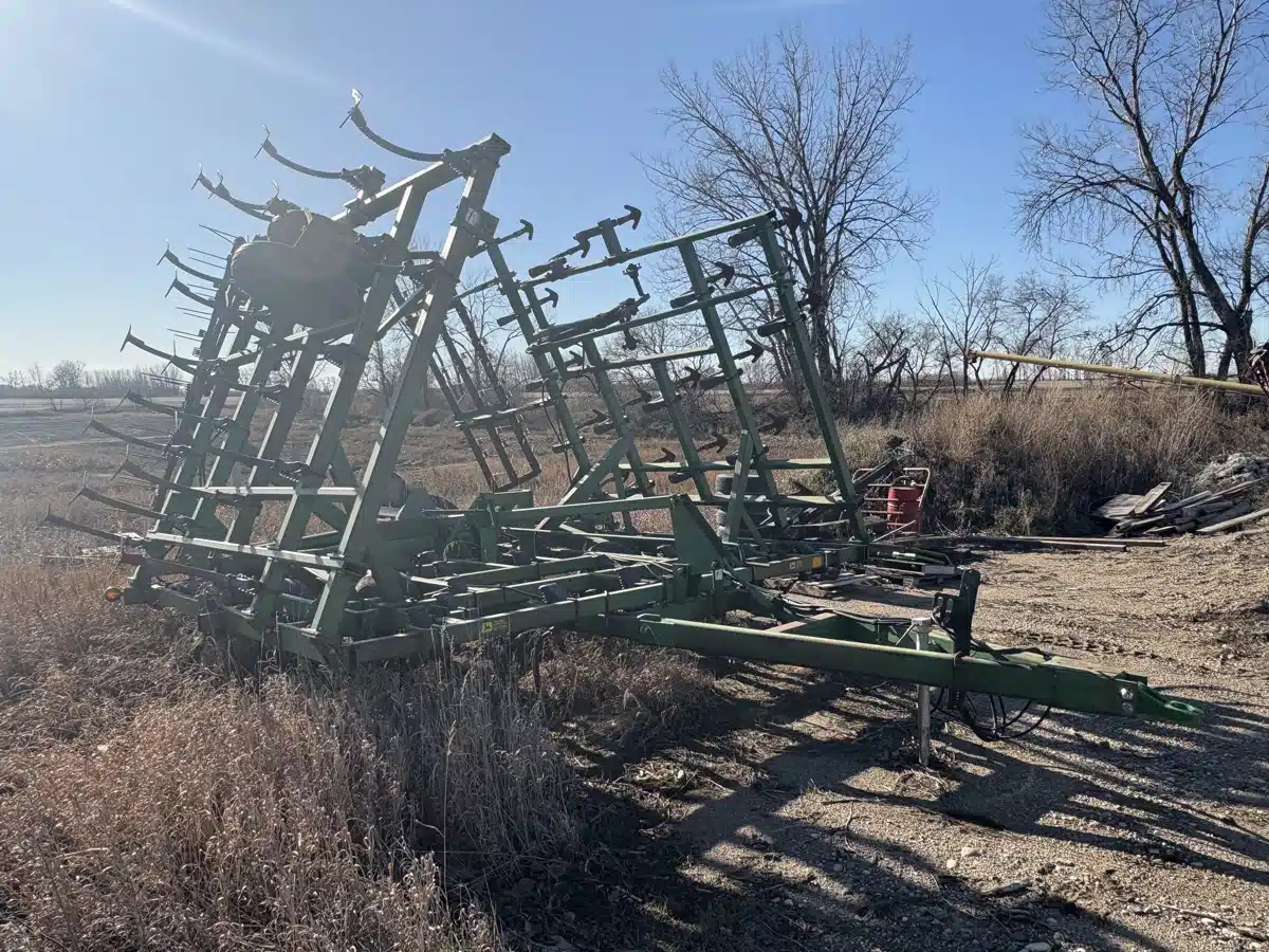 Gallery image 2 for 1994 John Deere 980 Cultivator