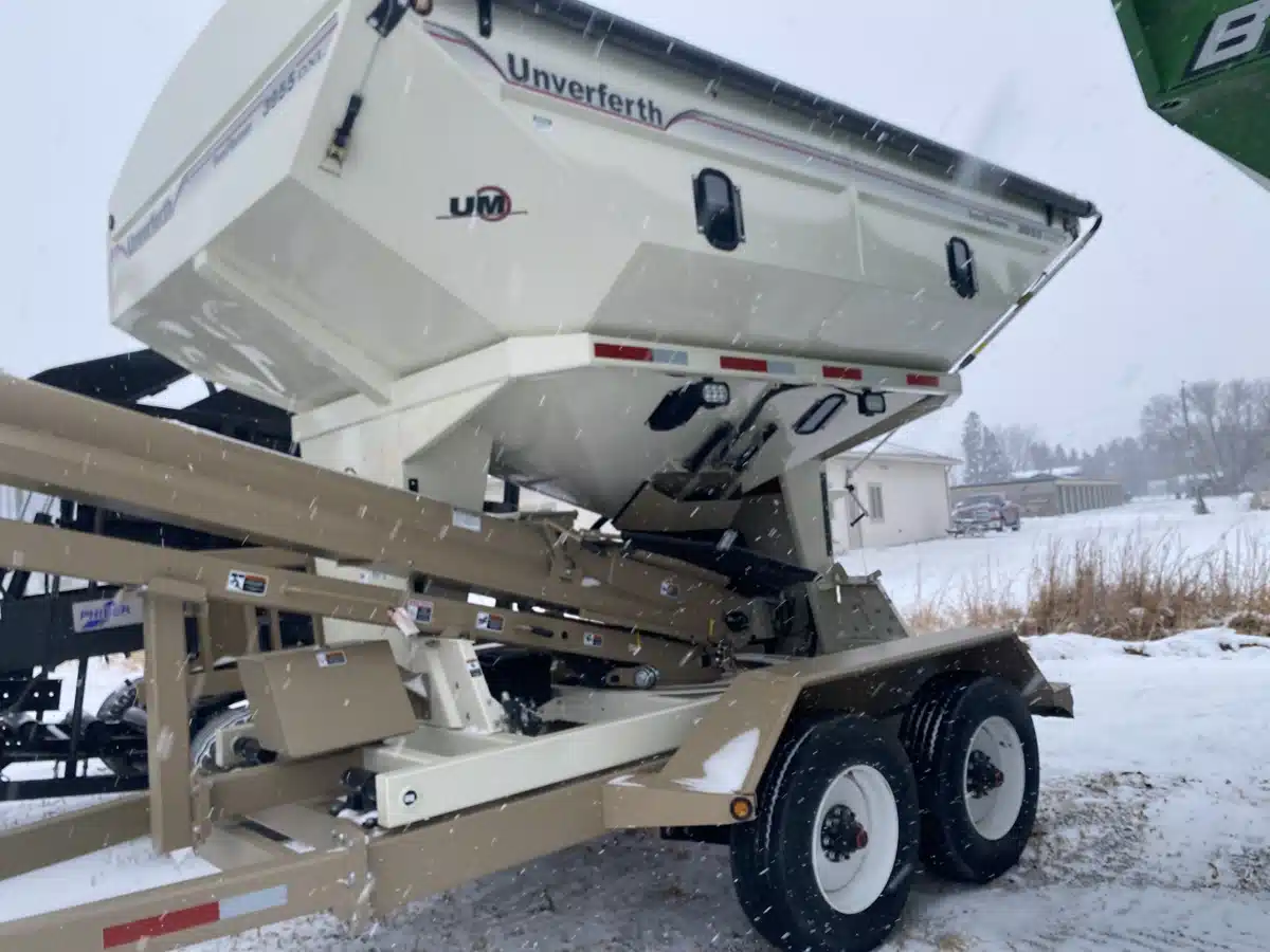 Gallery image 1 for 2024 Unverferth 3955DXL Tender