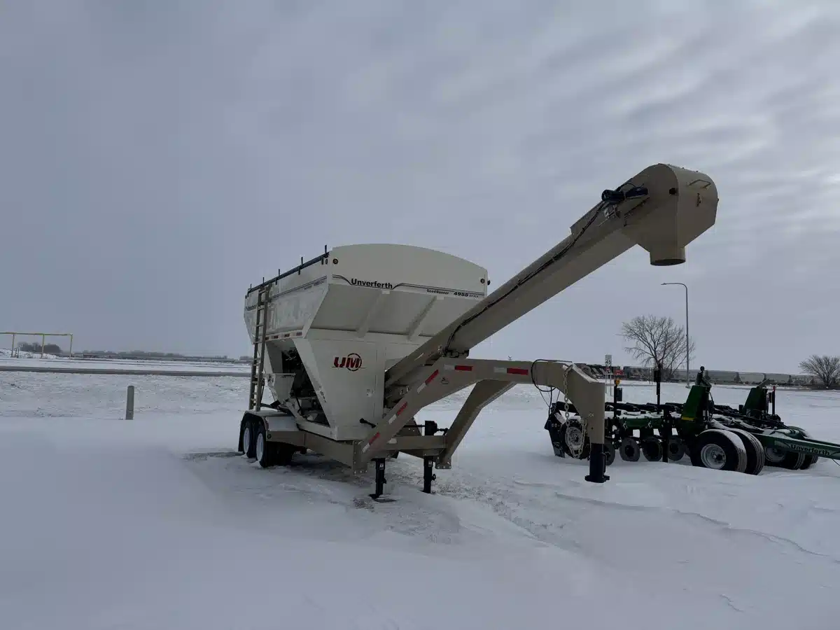 Gallery image 1 for 2025 Unverferth 4955DXL Tender