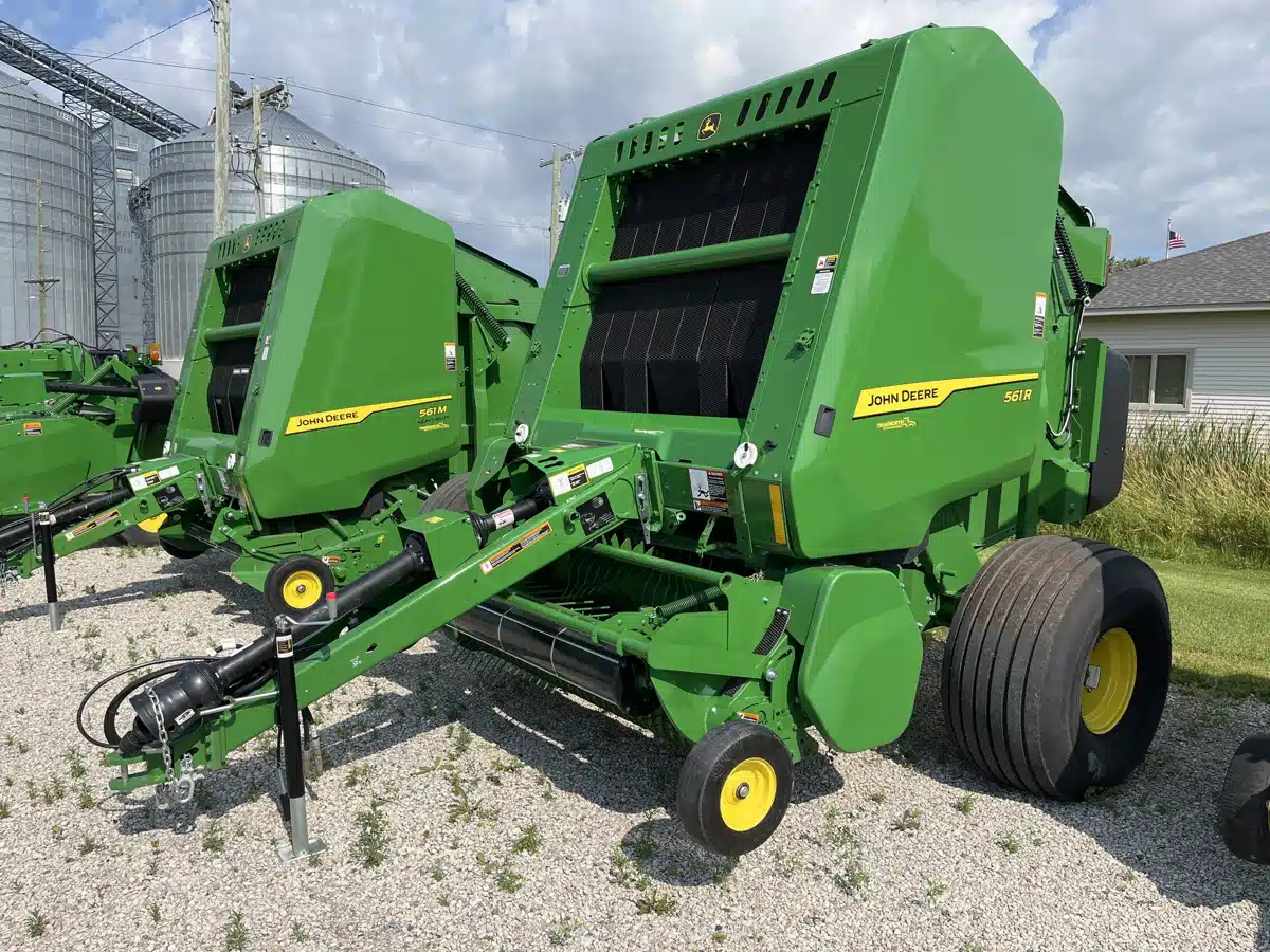 Gallery image 1 for 2024 John Deere 561R Round Baler