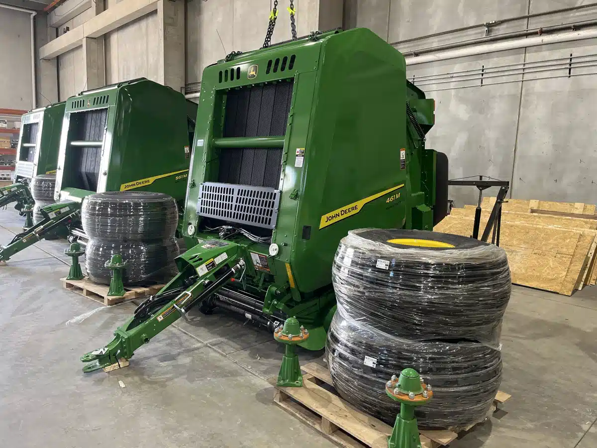 Gallery image 2 for 2024 John Deere 461M Round Baler