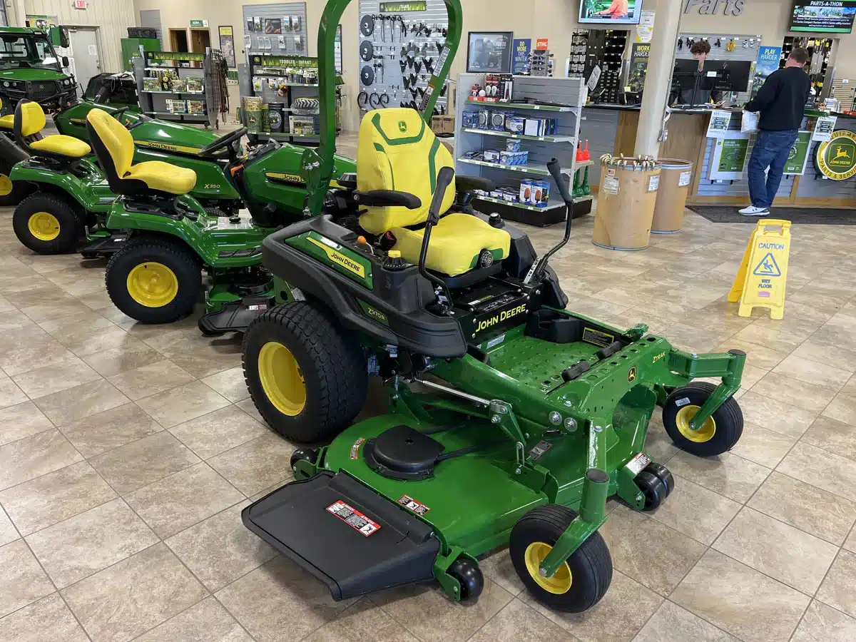 Gallery image 1 for 2025 John Deere Z970R Mower - Zero Turn