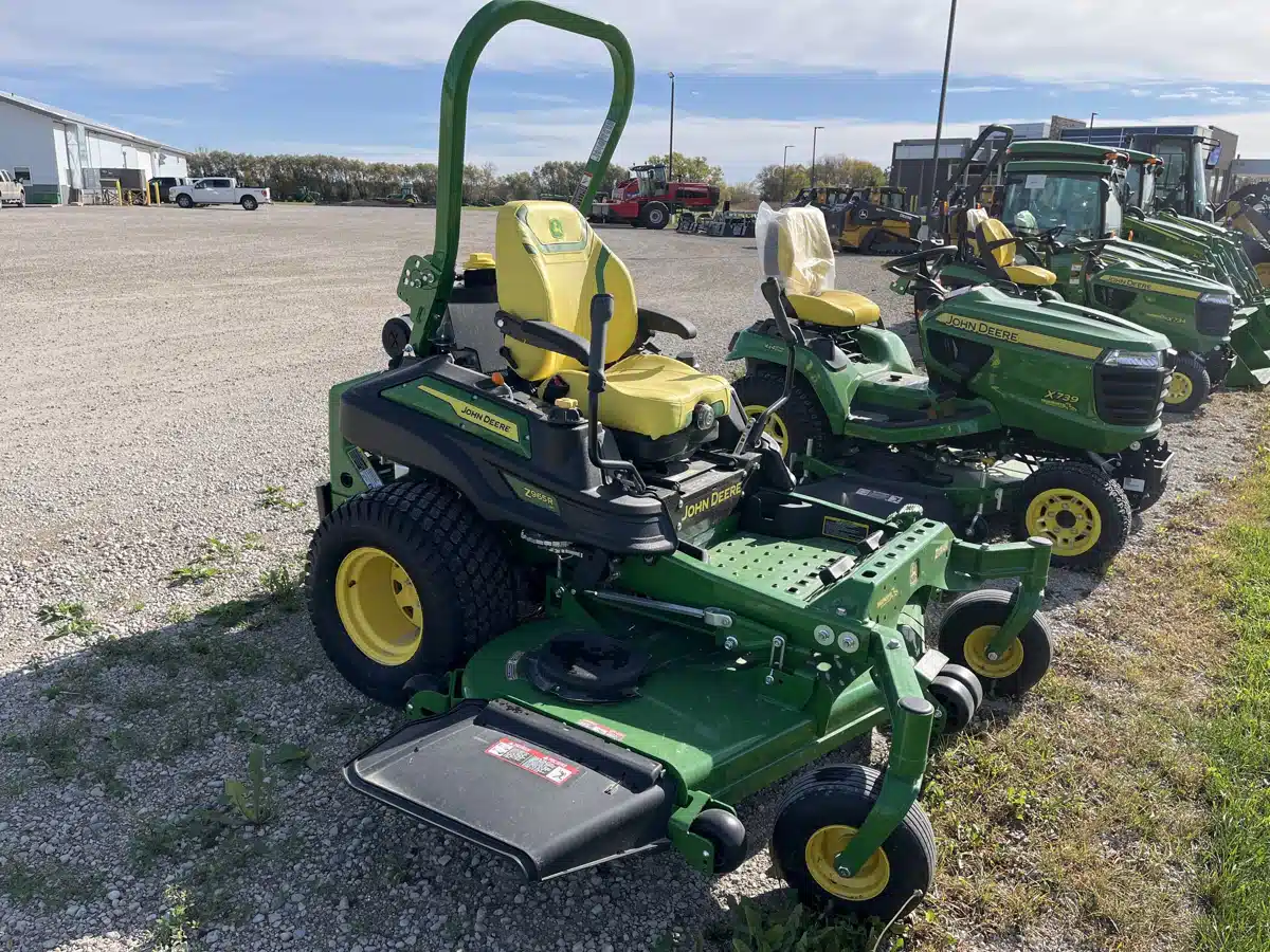 Gallery image 1 for New 2025 John Deere Z965R Mower - Zero Turn