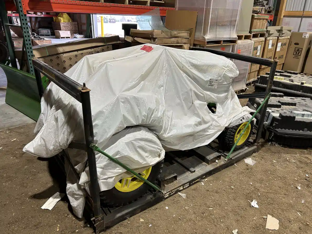 Gallery image 1 for 2025 John Deere X739 Lawn Tractor