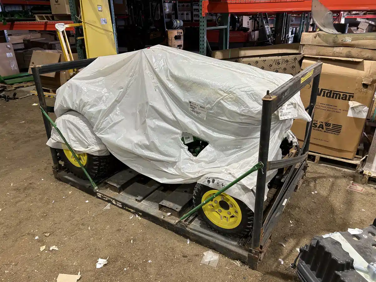 Gallery image 2 for 2025 John Deere X739 Lawn Tractor