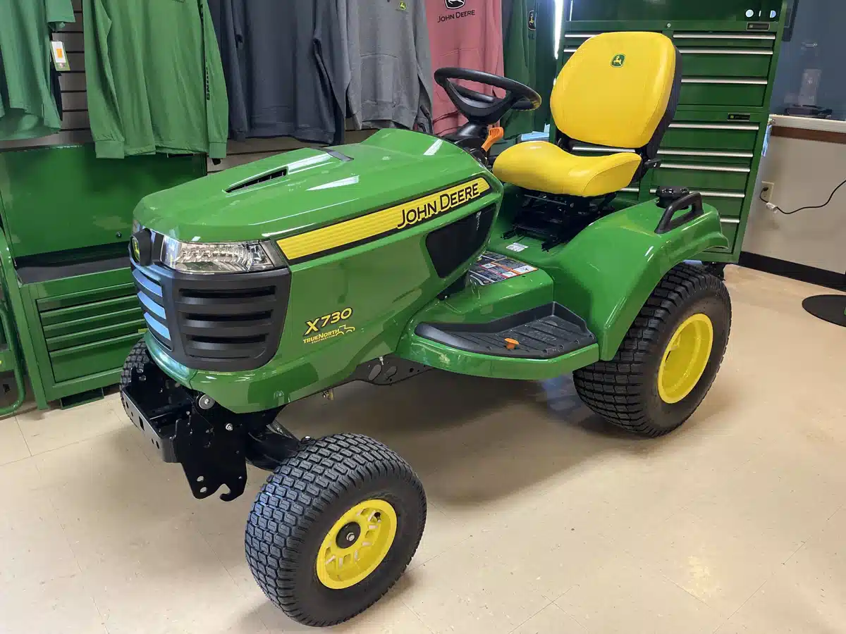 Gallery image 1 for 2025 John Deere X730 Lawn Tractor