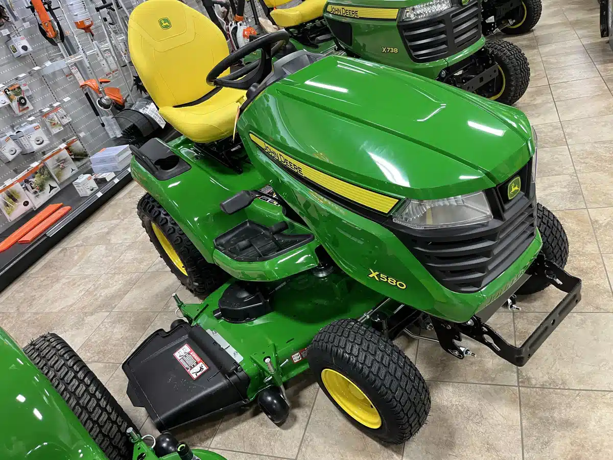 Gallery image 2 for 2025 John Deere X580 Lawn Tractor